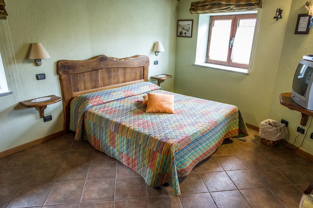 Bed and Breakfast Al Paschè à Dronero Chambre photo